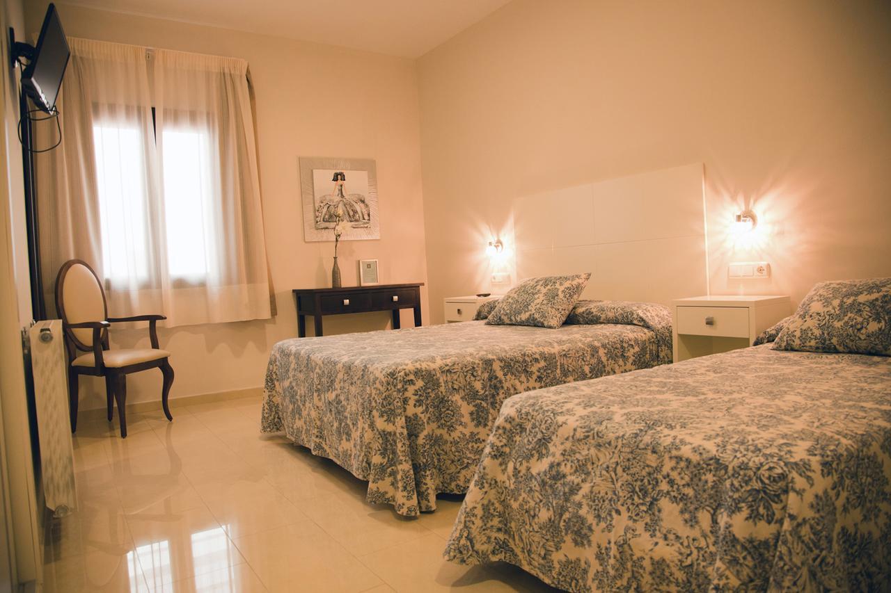 Hotel El Capricho Villanueva del Trabuco Bagian luar foto