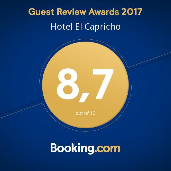 Hotel El Capricho Villanueva del Trabuco Bagian luar foto
